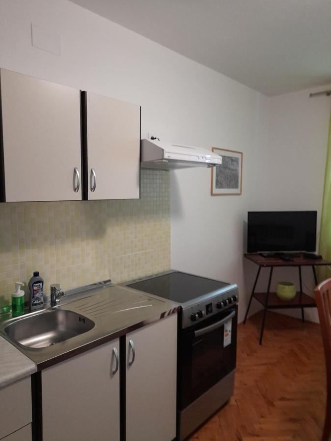 Apartment Gotovina 비오그라드나모루 외부 사진