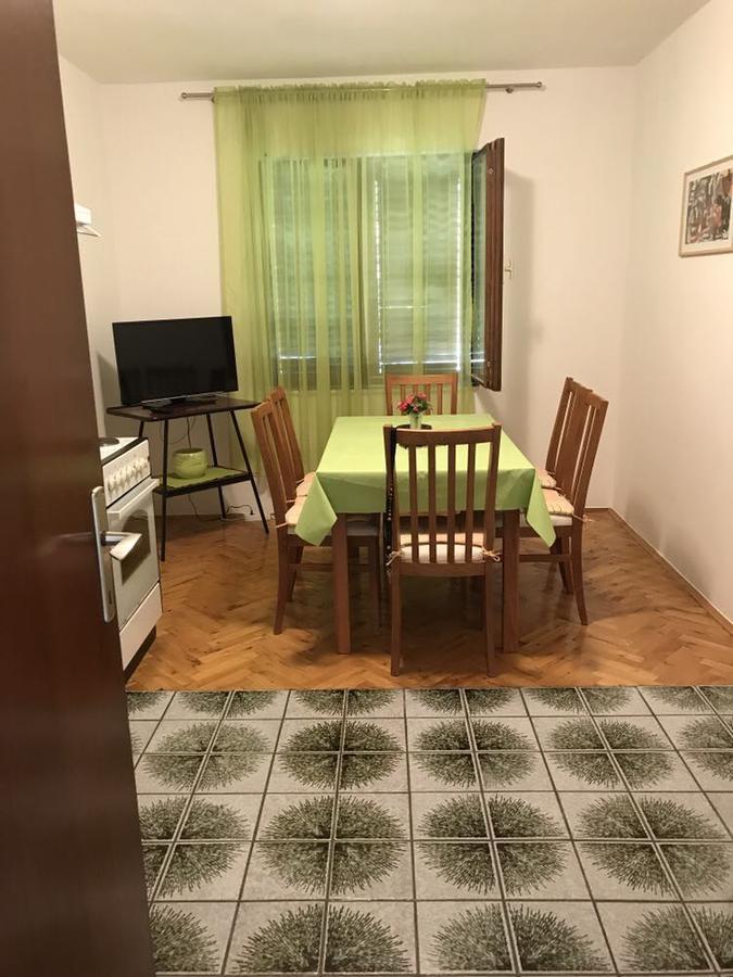 Apartment Gotovina 비오그라드나모루 외부 사진