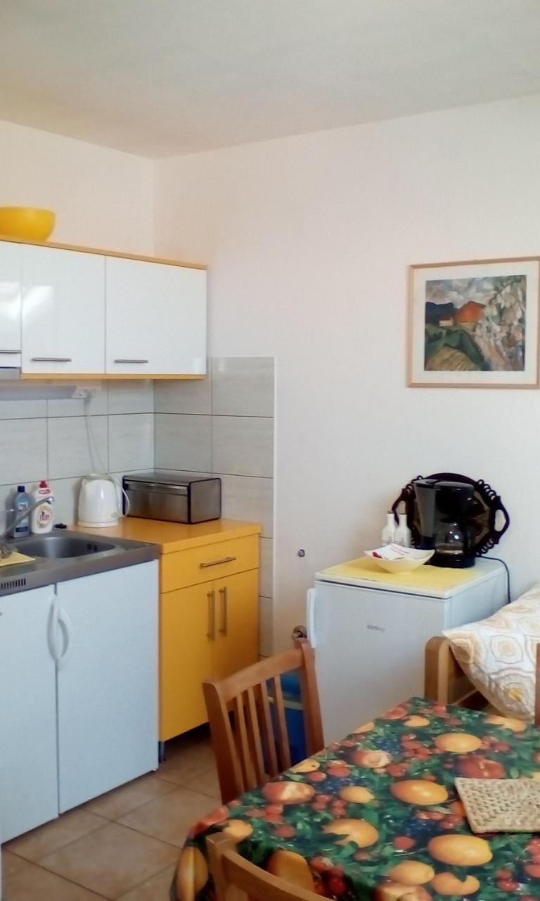 Apartment Gotovina 비오그라드나모루 외부 사진